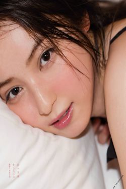 叶渺渺在公交车上被多人c了